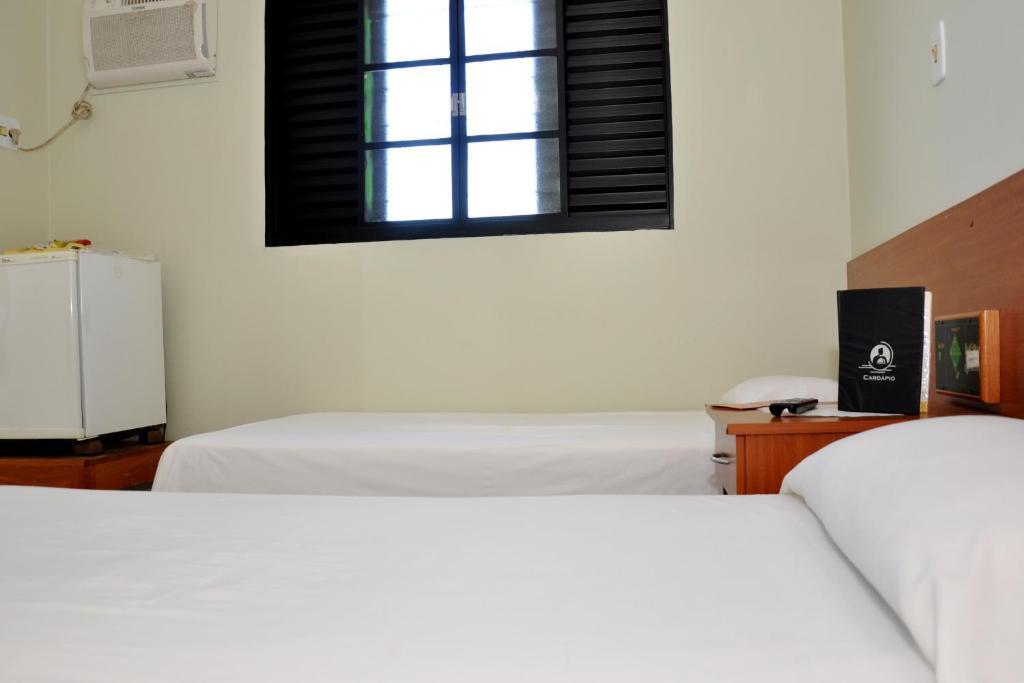 Hotel Carolina Plaza Uberaba Habitación foto